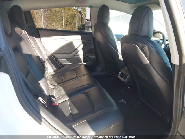 Tesla MODEL 3 2021 5YJ3E1EA0MF871431 Image 8