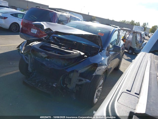 Tesla Model Y 2023 7SAYGDEEXPF773471 Image 2