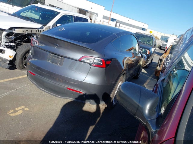 Tesla Model Y 2023 7SAYGDEEXPF773471 Image 4