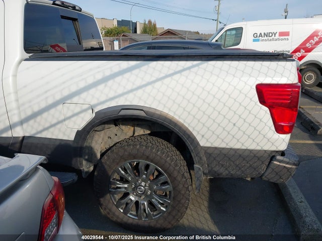 Nissan Titan 2016 1N6BA1F49GN502408 Image 3