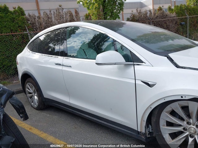 5YJXCBE26HF077237 Tesla MODEL X