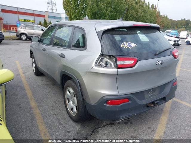 1C4PJLAS2FW737977 Jeep 2015