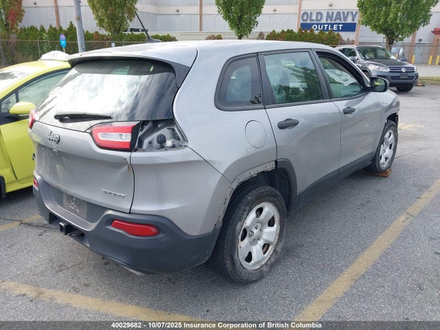 1C4PJLAS2FW737977 Jeep 2015