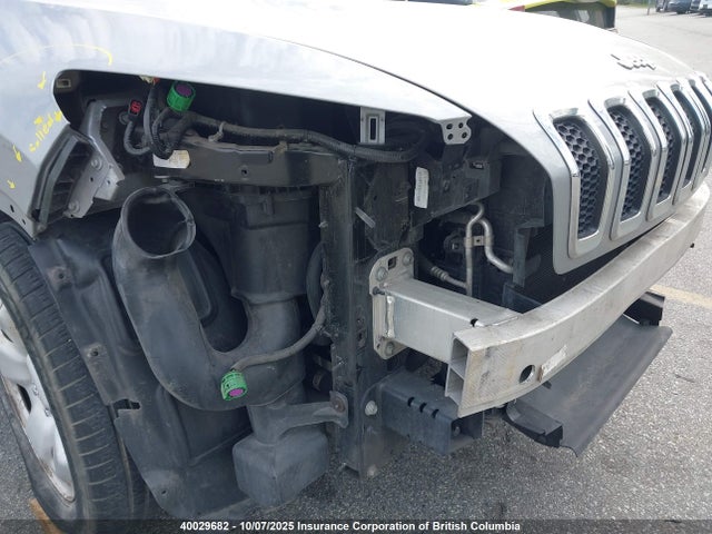 1C4PJLAS2FW737977 Jeep 2015