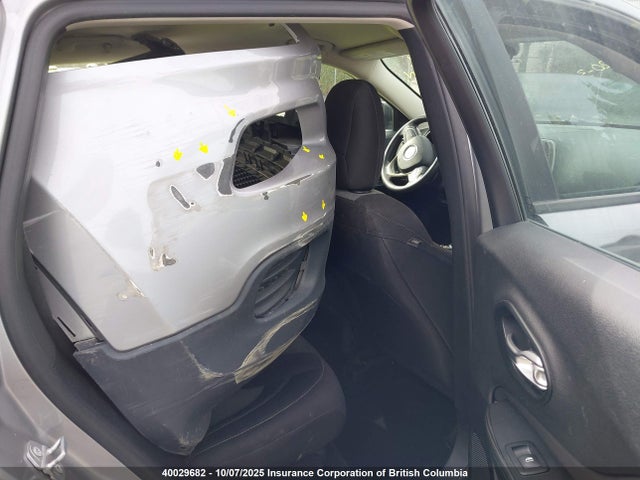 1C4PJLAS2FW737977 Jeep 2015