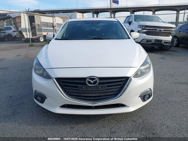 3MZBM1V72FM183042 Mazda pe