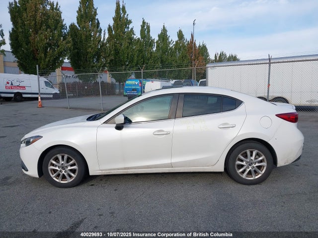 3MZBM1V72FM183042 Mazda pe