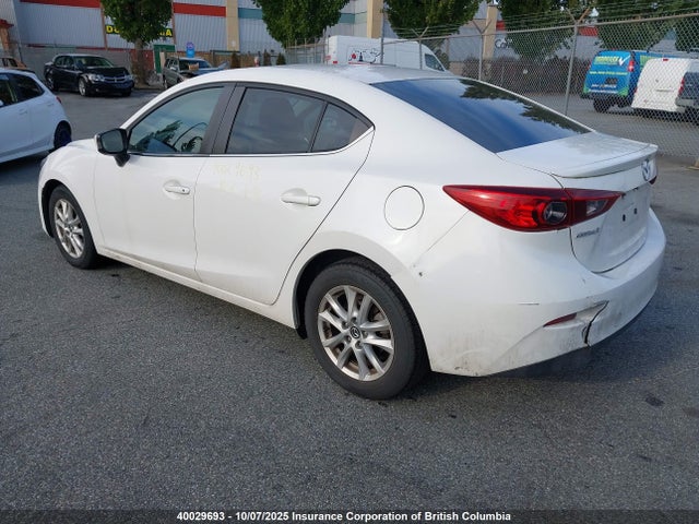 3MZBM1V72FM183042 Mazda pe