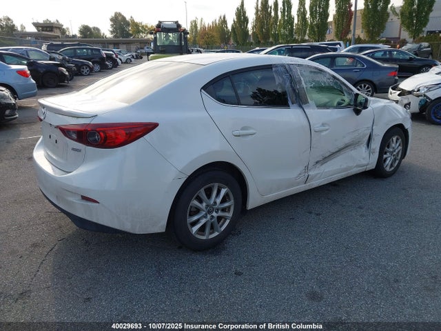 3MZBM1V72FM183042 Mazda pe