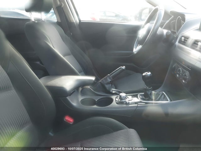 3MZBM1V72FM183042 Mazda pe