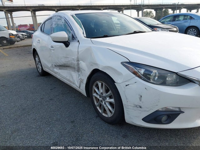 3MZBM1V72FM183042 Mazda pe