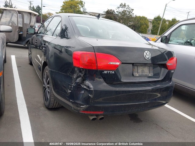 3VWG07AJ3EM413174 Volkswagen 2014