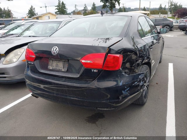 3VWG07AJ3EM413174 Volkswagen 2014