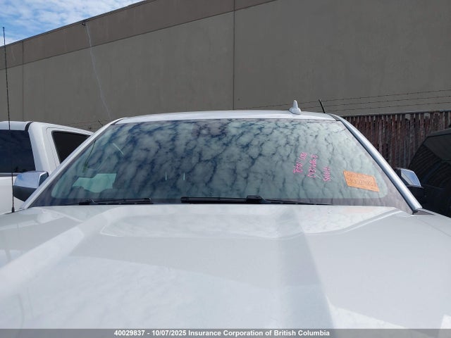 GMC l83 -spark ignited direct injection, variable valve timing, afm, e85 max, alum 2018 3GTU2PEC3JG352185 Image 17