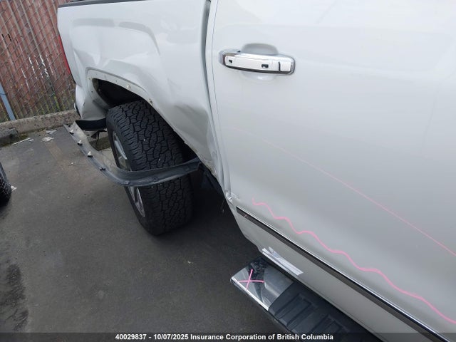 GMC l83 -spark ignited direct injection, variable valve timing, afm, e85 max, alum 2018 3GTU2PEC3JG352185 Image 6