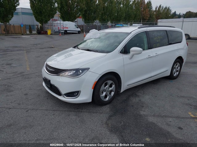 2C4RC1BG9HR522982 Chrysler 2017