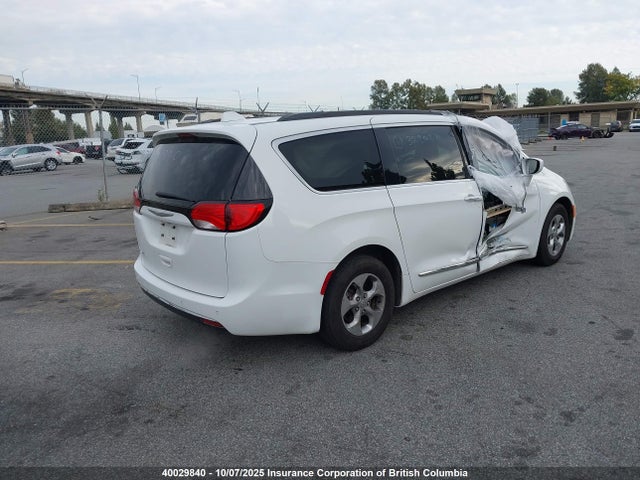 2C4RC1BG9HR522982 Chrysler 2017