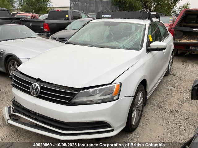 3VW2K7AJ2FM304260 Volkswagen 2015