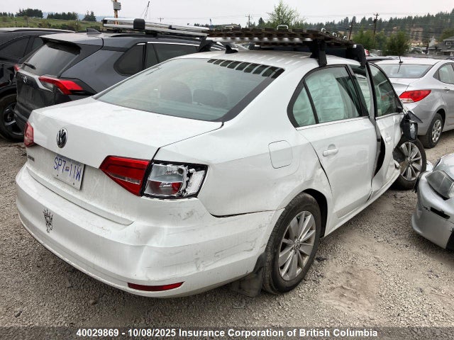 3VW2K7AJ2FM304260 Volkswagen 2015