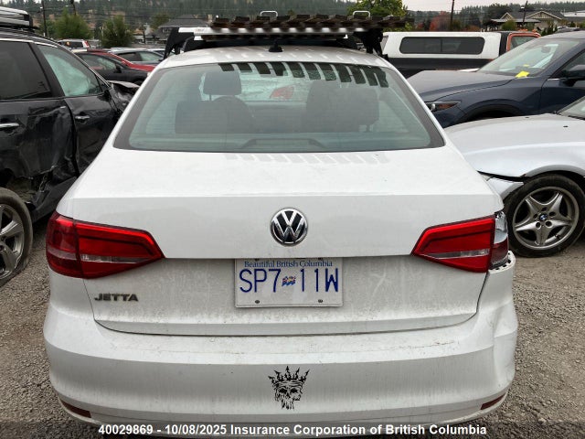 3VW2K7AJ2FM304260 Volkswagen 2015