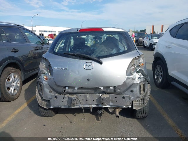 2013 Mazda Mazda2 მანქანა იყიდება აუქციონზე, vin: JM1DE1KY4D0164675, აუქციონის ნომერი: 40029979