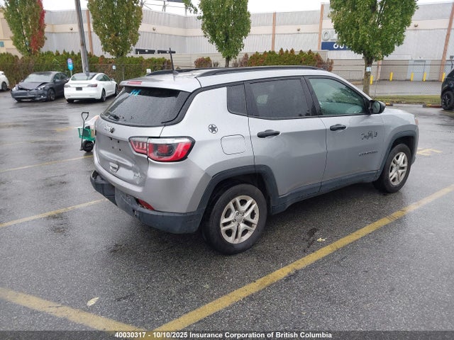 3C4NJCABXJT318992 Jeep 2018
