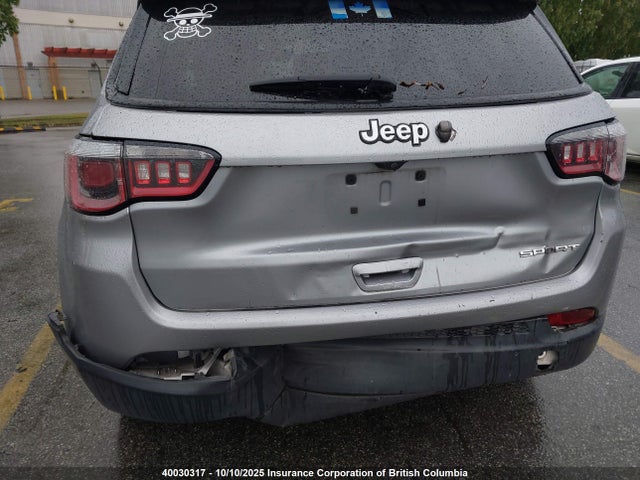 3C4NJCABXJT318992 Jeep 2018