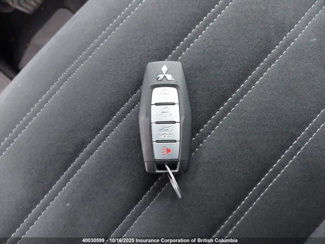 Mitsubishi Outlander 2025 JA4T5VA96SZ607960 Image 11