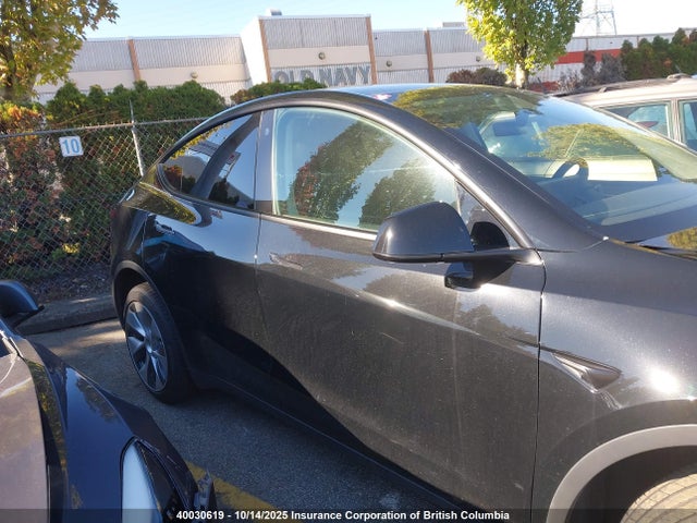 Tesla Model Y 2022 7SAYGDEE3NF573237 Image 14
