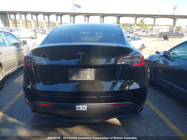 Tesla Model Y 2022 7SAYGDEE3NF573237 Image 17