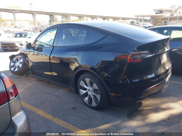 Tesla Model Y 2022 7SAYGDEE3NF573237 Image 3
