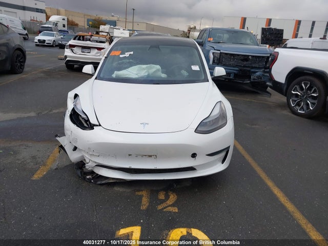 5YJ3E1EA4MF907735 Tesla MODEL 3