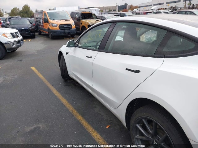 5YJ3E1EA4MF907735 Tesla MODEL 3