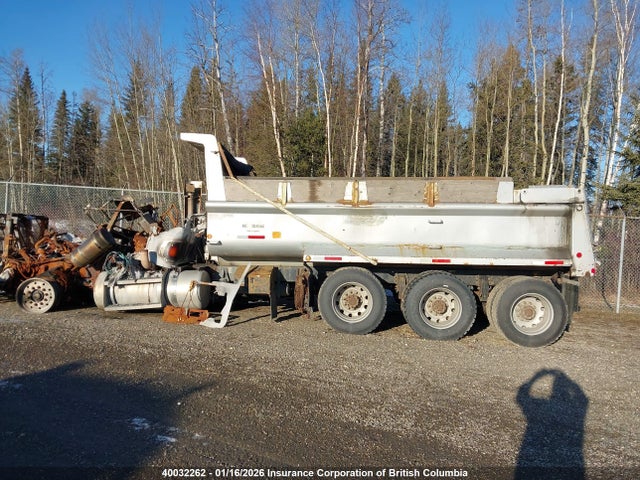 40032262 :رقم المزاد ، 1NPTP4EX3GD365239 vin ، 2016 Peterbilt 367 مزاد بيع