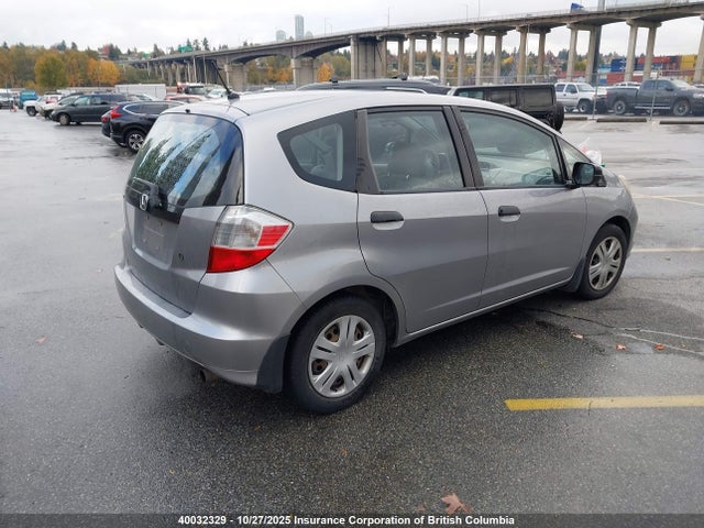 40032329 :رقم المزاد ، JHMGE88219S805929 vin ، 2009 Honda Fit مزاد بيع