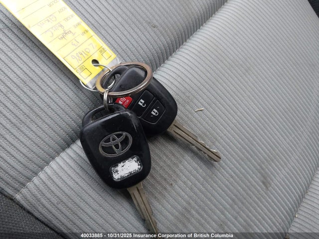 40033885 :رقم المزاد ، JTDKDTB35D1528106 vin ، 2013 Toyota Prius مزاد بيع