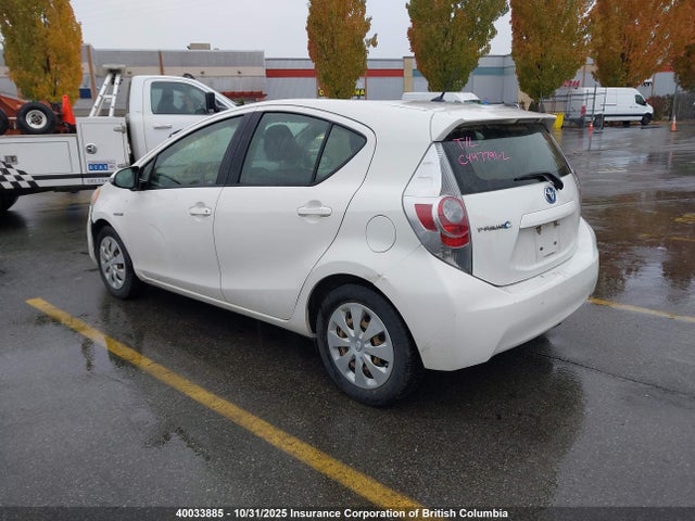 40033885 :رقم المزاد ، JTDKDTB35D1528106 vin ، 2013 Toyota Prius مزاد بيع
