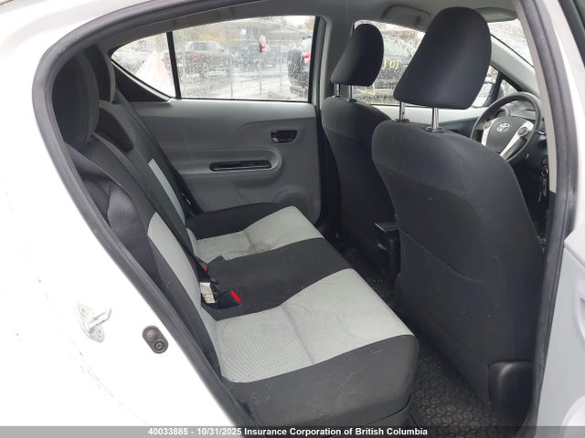 40033885 :رقم المزاد ، JTDKDTB35D1528106 vin ، 2013 Toyota Prius مزاد بيع