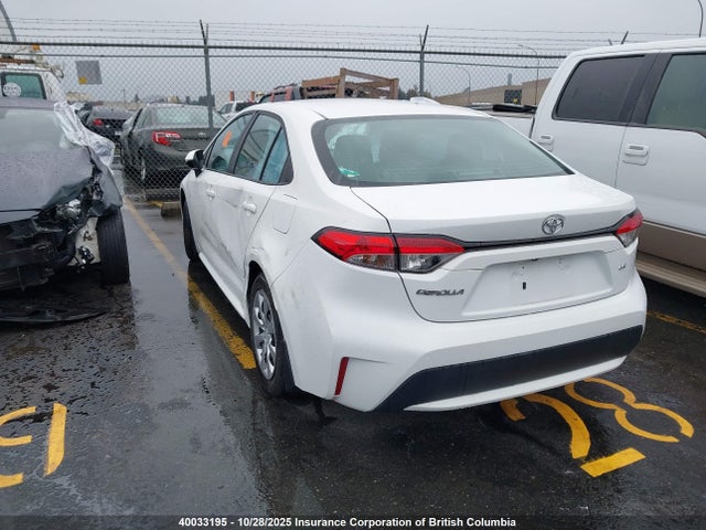 40033195 :رقم المزاد ، 5YFBPMBE6NP382133 vin ، 2022 Toyota Corolla Le/xle مزاد بيع