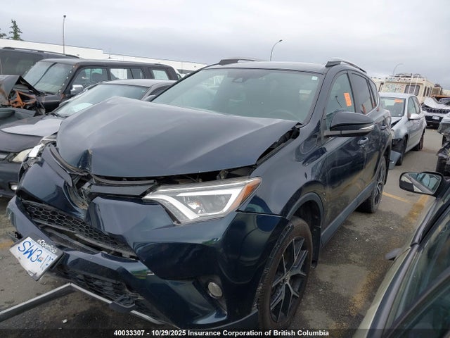 Toyota RAV4 SE 2018 2T3JFREV1JW698370 Image 2