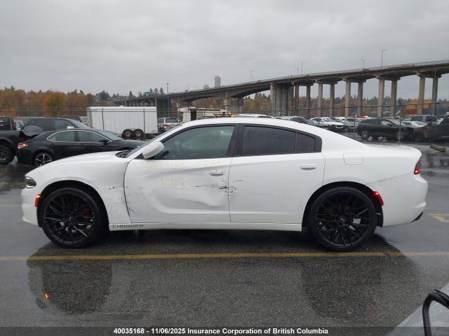 2015 Dodge Charger Sxt მანქანა იყიდება აუქციონზე, vin: 2C3CDXHG2FH851849, აუქციონის ნომერი: 40035168