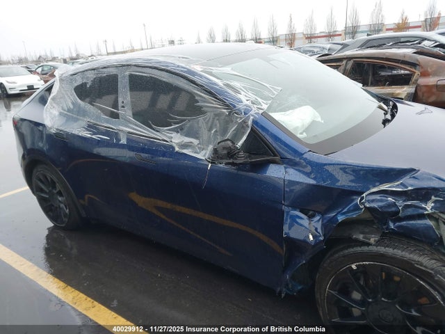 40029912 :رقم المزاد ، 7SAYGDEE1NF490132 vin ، 2022 Tesla Model Y مزاد بيع
