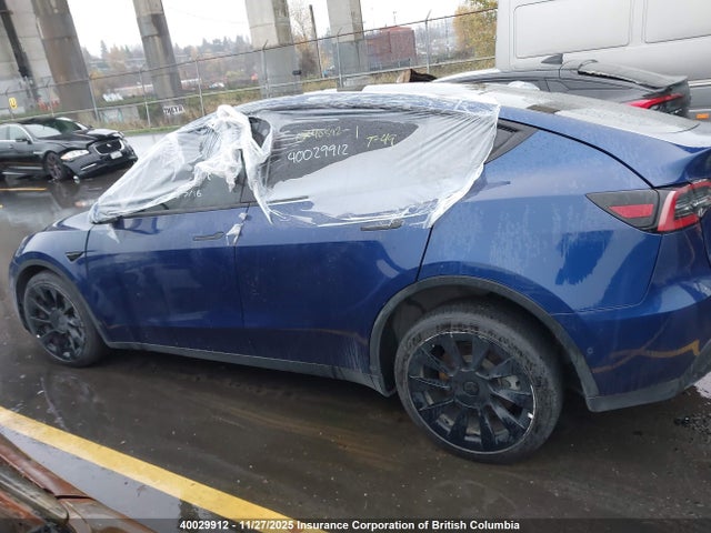 40029912 :رقم المزاد ، 7SAYGDEE1NF490132 vin ، 2022 Tesla Model Y مزاد بيع