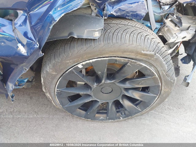 40029912 :رقم المزاد ، 7SAYGDEE1NF490132 vin ، 2022 Tesla Model Y مزاد بيع
