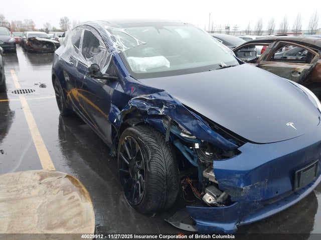 40029912 :رقم المزاد ، 7SAYGDEE1NF490132 vin ، 2022 Tesla Model Y مزاد بيع