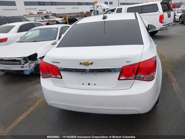 1G1PC5SBXF7207053 Chevrolet Cruze 1lt