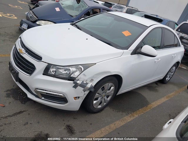 1G1PC5SBXF7207053 Chevrolet Cruze 1lt