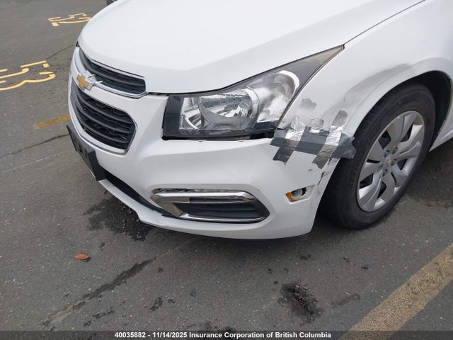 1G1PC5SBXF7207053 Chevrolet Cruze 1lt