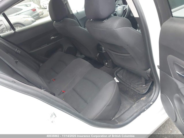 1G1PC5SBXF7207053 Chevrolet Cruze 1lt