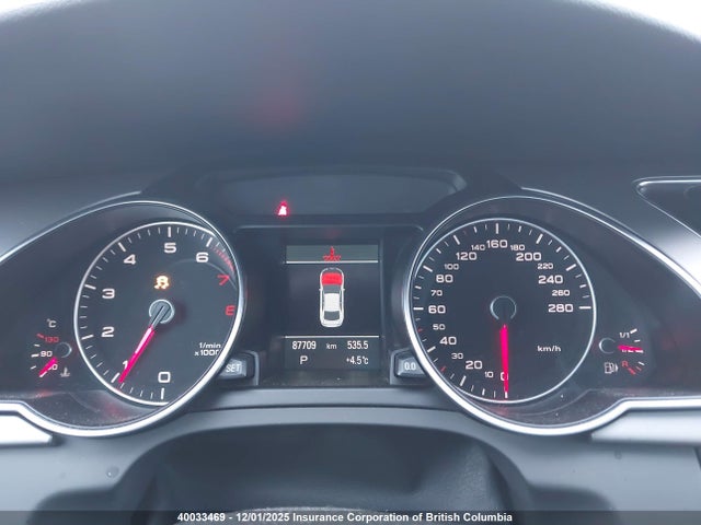 2013 Audi A5 Premium მანქანა იყიდება აუქციონზე, vin: WAUMFBFR2DA018370, აუქციონის ნომერი: 40033469